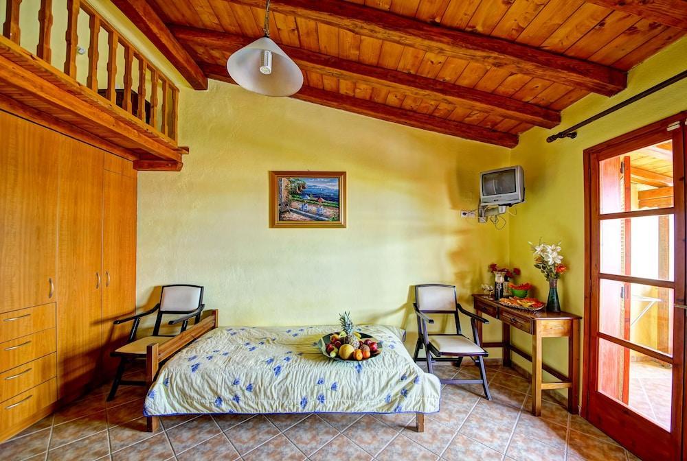 Blue Horizon Studios Skiathos-Stadt Exterior foto