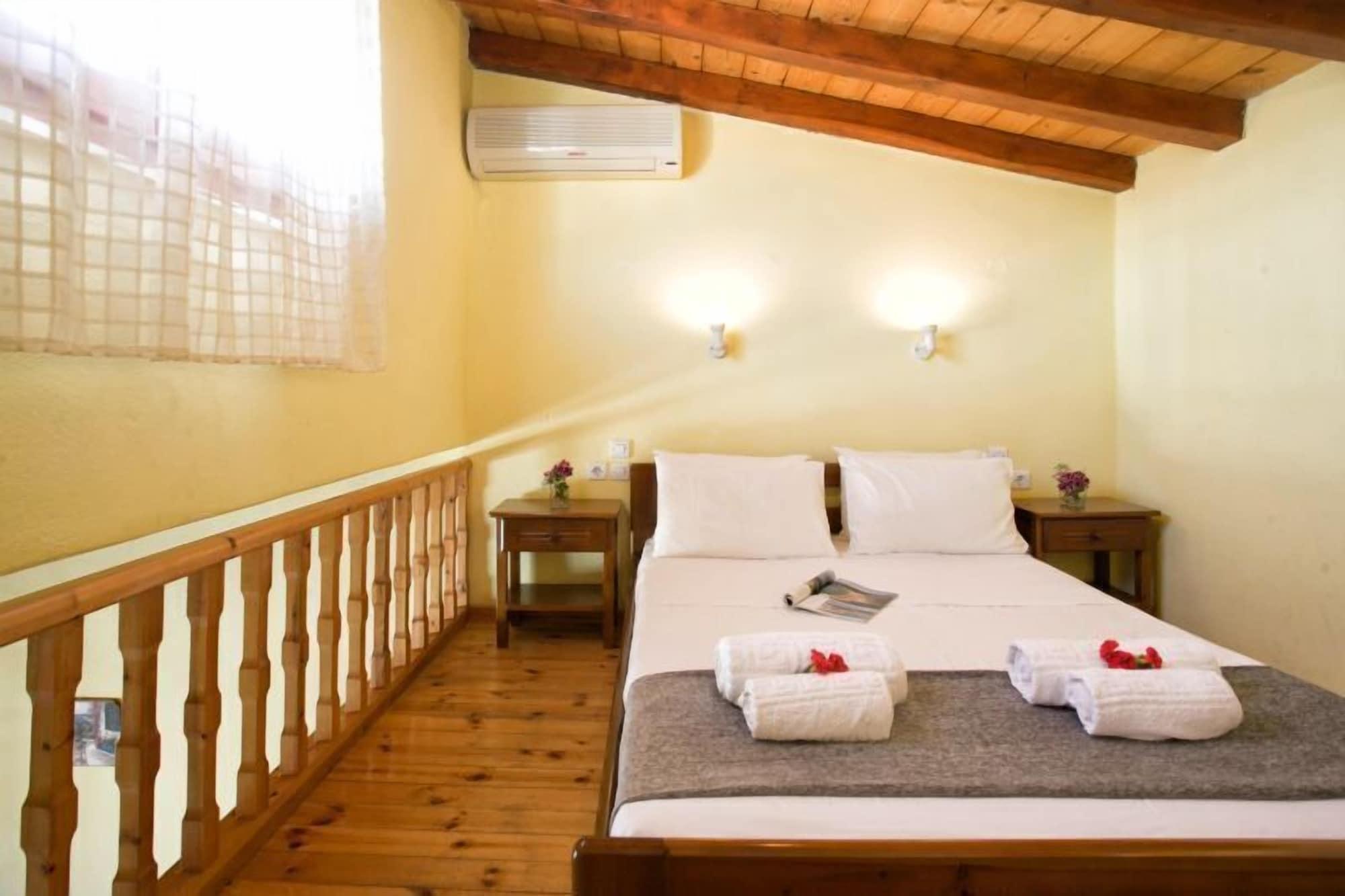 Blue Horizon Studios Skiathos-Stadt Exterior foto